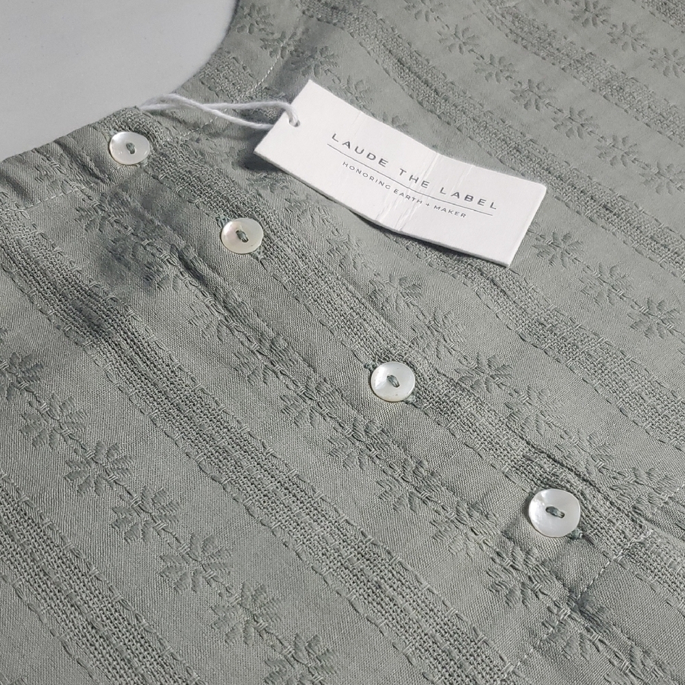 Laud The Label Crop Top - Picture 2 of 4